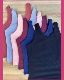 BLUSA REGATA CANELADA COM OMBRO EMBUTIDO